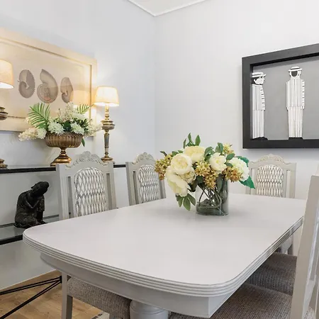 Lejlighed Lumiere, Spacious 3bd, Center